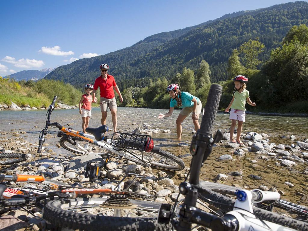 Chalet Presseggersee fietsen in het Gailtal op de R3 en MTB in Nassfeld Bike World